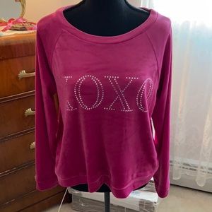 Super soft & cute xoxo lightweight long sleeve top